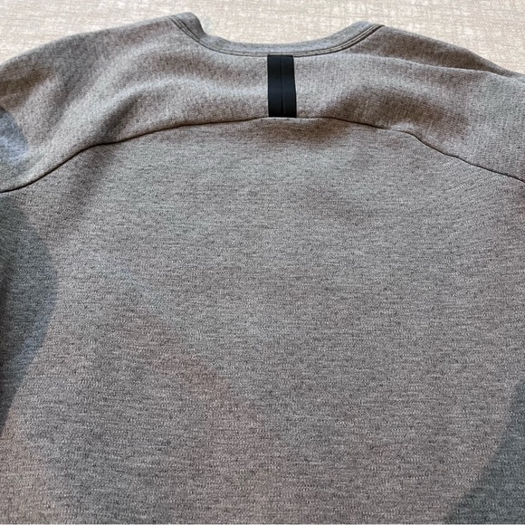 Nike Tech Fleece Sweatshirt - Picture 7 of 8